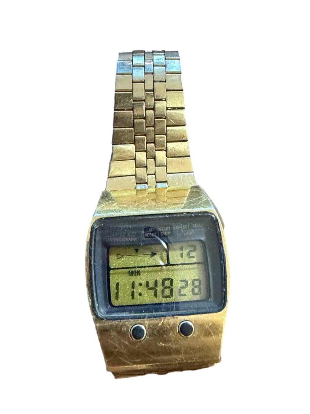 Seiko A904-5000 Quartz LC Digital Alarm Chronograph Gold Tone Watch